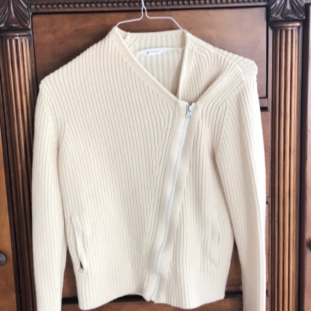 Athleta sweater